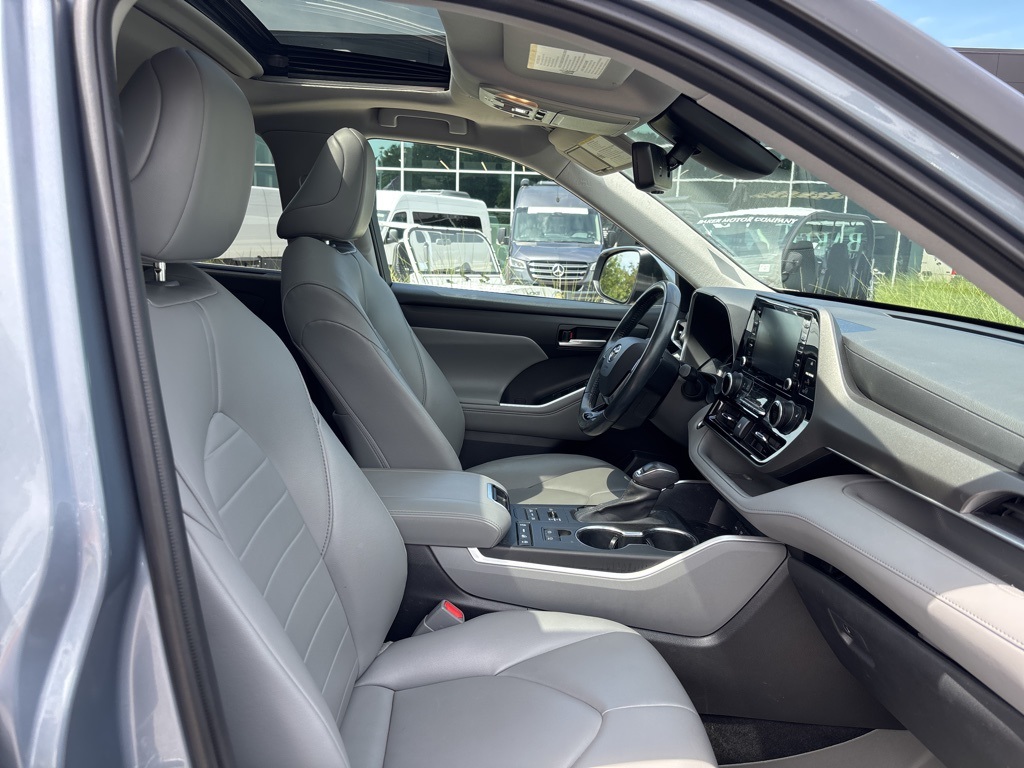 2021 Toyota Highlander XLE photo 38