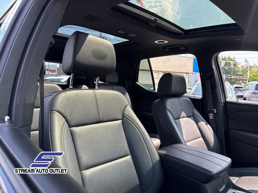 2023 Chevrolet Traverse RS photo 11