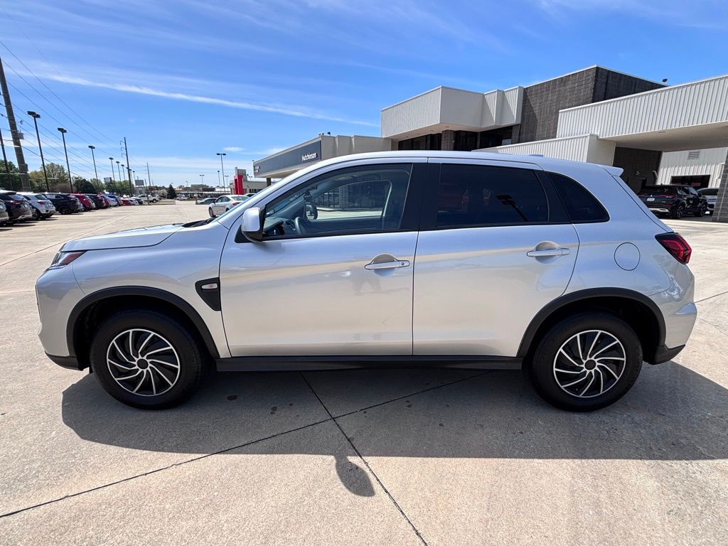 2024 Mitsubishi Outlander Sport ES photo 4