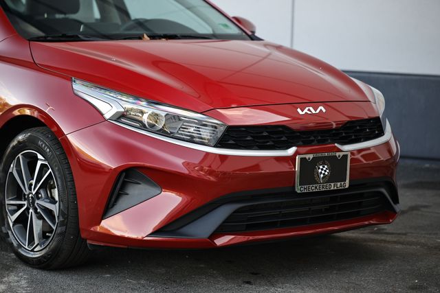 2023 Kia Forte LXS photo 2