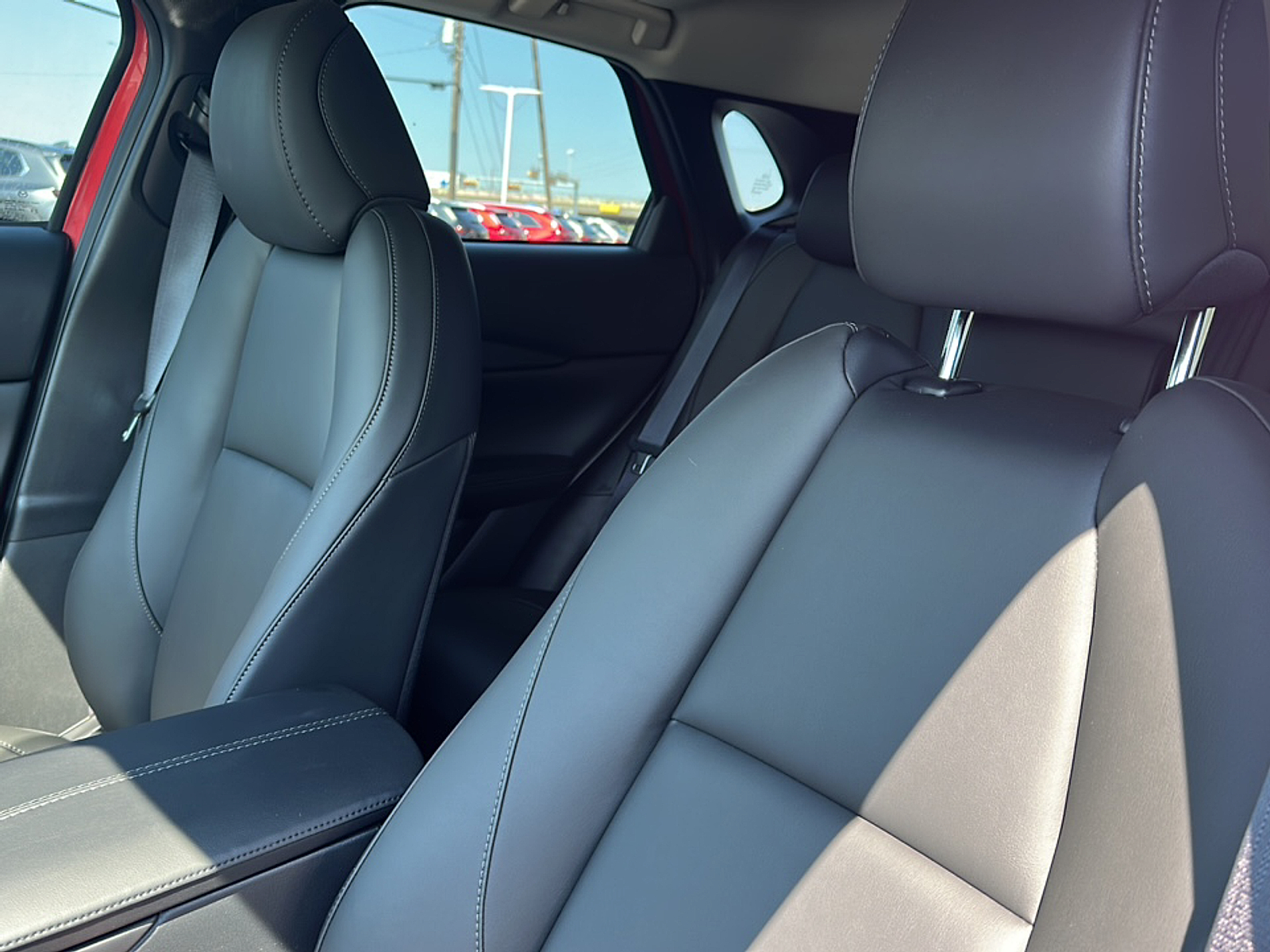 2025 Mazda CX-30 2.5 S Preferred photo 4