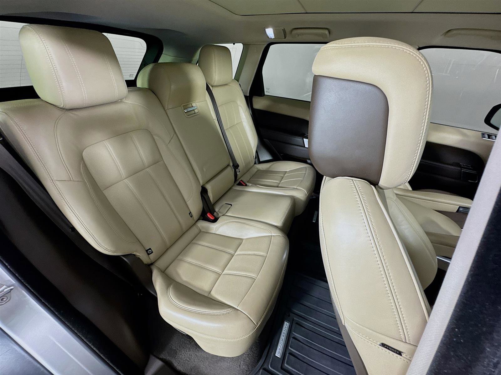 2020 Land Rover Range Rover Sport HSE photo 21