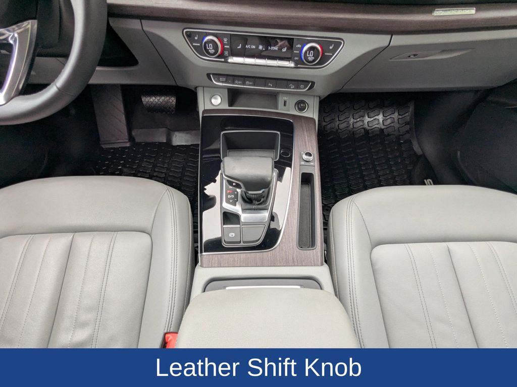 2022 Audi Q5 S line Premium 45 TFSI photo 14