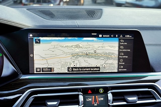 Used 2020 White BMW sDrive40i image 29