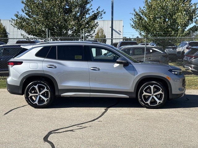 2025 Volkswagen Tiguan SE photo 3