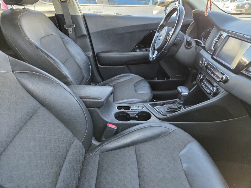 2019 Kia Niro S Touring photo 4