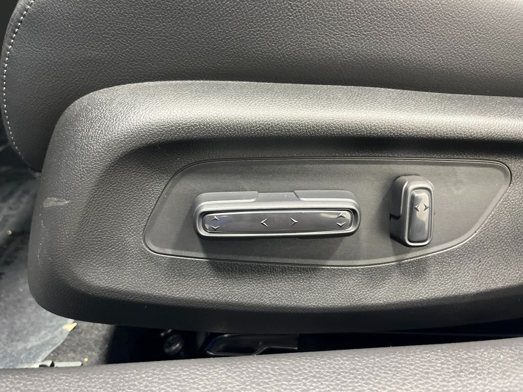 2025 Honda Civic Hatchback Hybrid Sport photo 14
