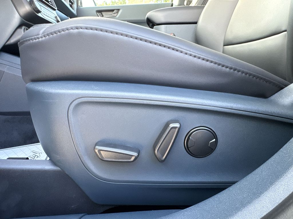 2025 Ford Maverick Lariat photo 13