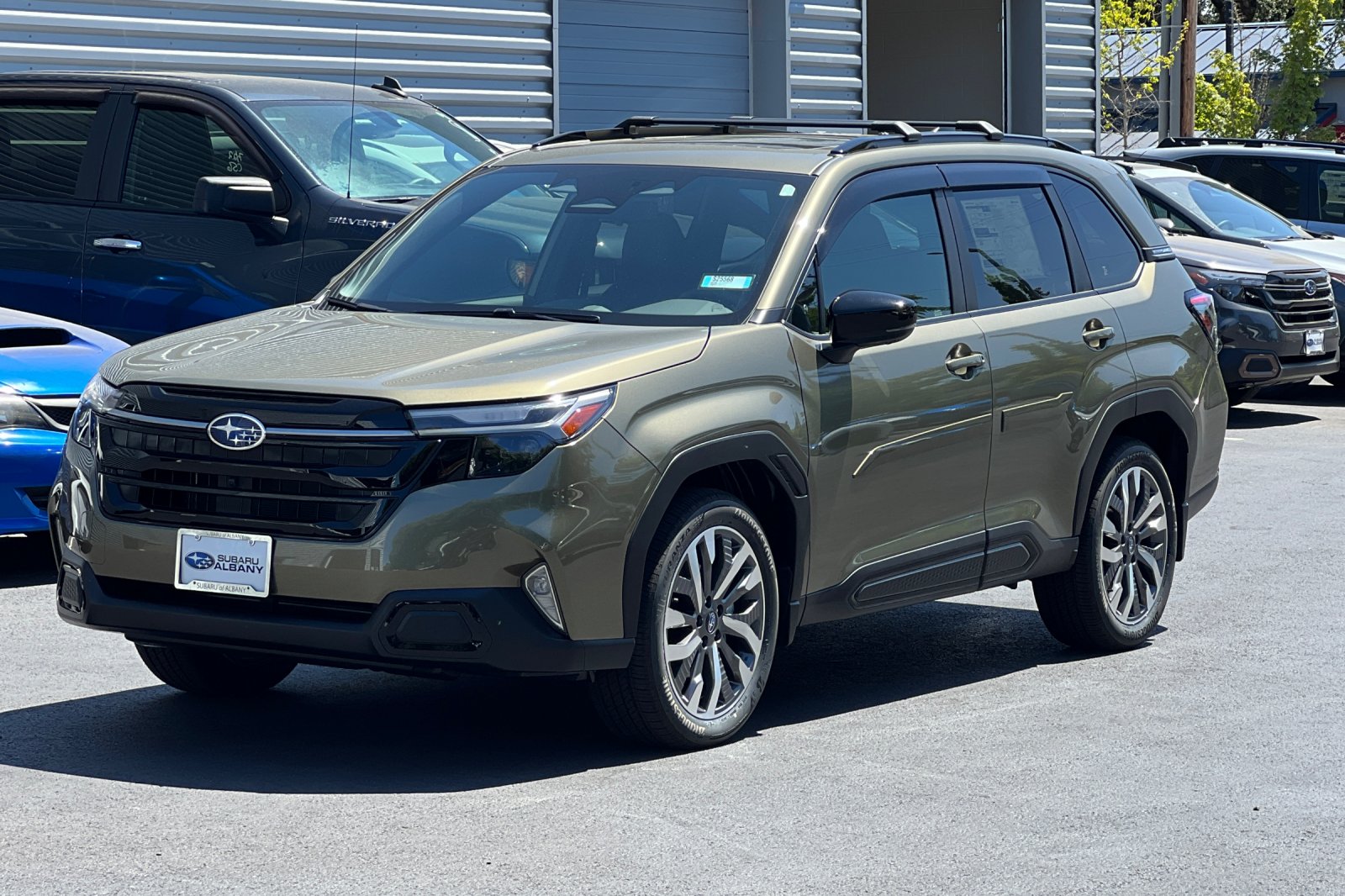 2025 Subaru Forester Touring photo 8