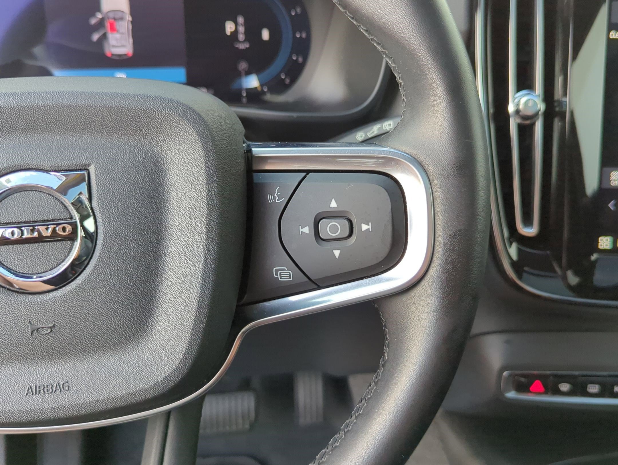2024 Volvo XC40 Core photo 21