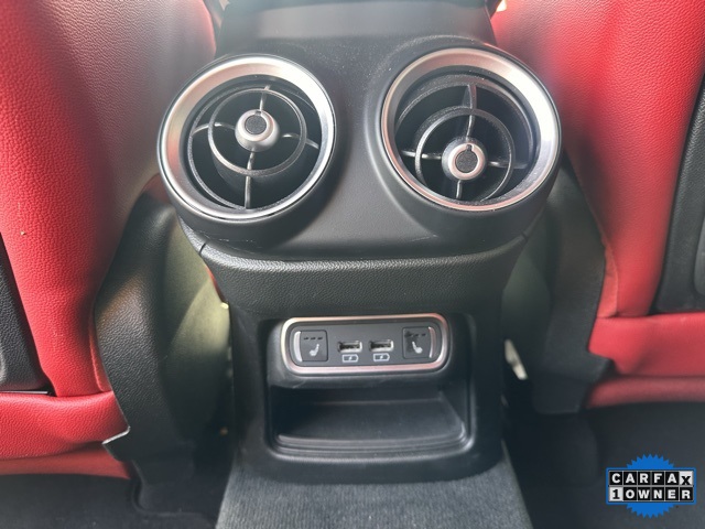 2022 Alfa Romeo Stelvio Ti Sport photo 9