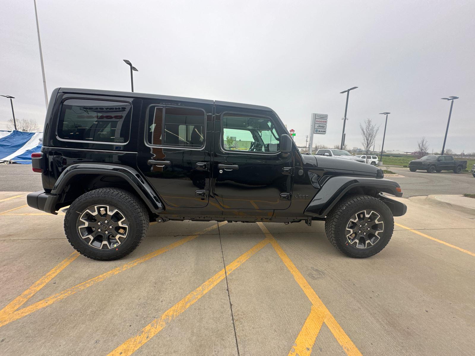 2025 Jeep Wrangler Sahara photo 3