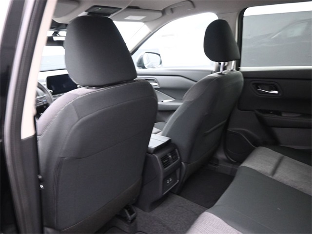2026 Nissan Rogue SV photo 5