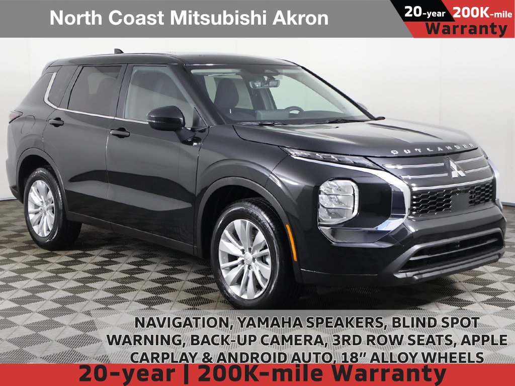 2025 Mitsubishi Outlander ES's photo