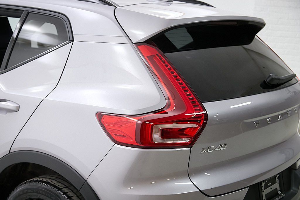 2026 VOLVO XC40 - Image 7