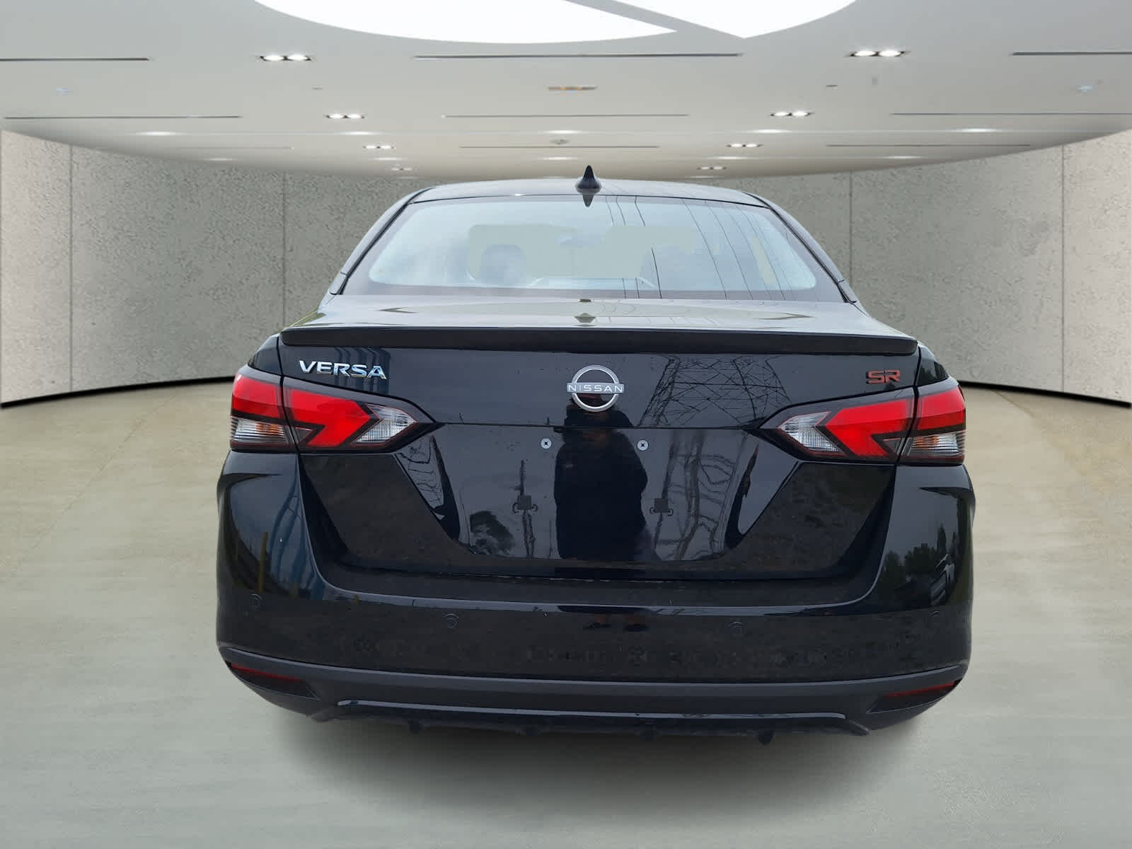 2025 Nissan Versa SR photo 4