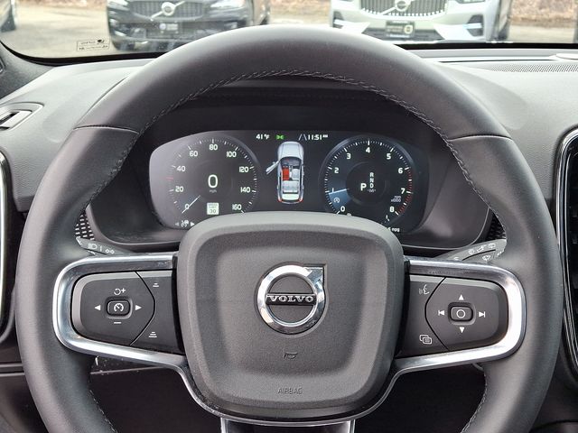 2022 Volvo XC40 R-Design AWD photo 21