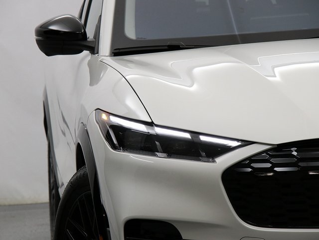 2025 Ford Mustang Mach-E Premium photo 4