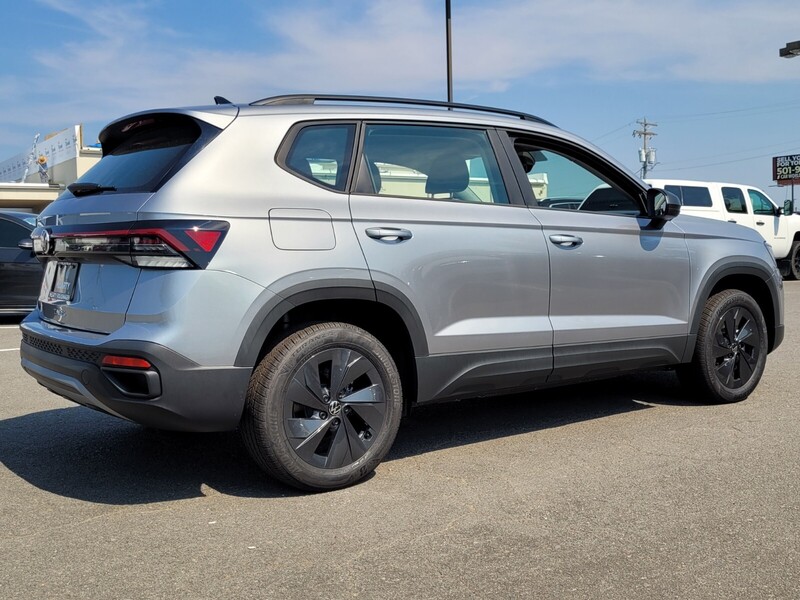 2025 Volkswagen Taos S photo 3