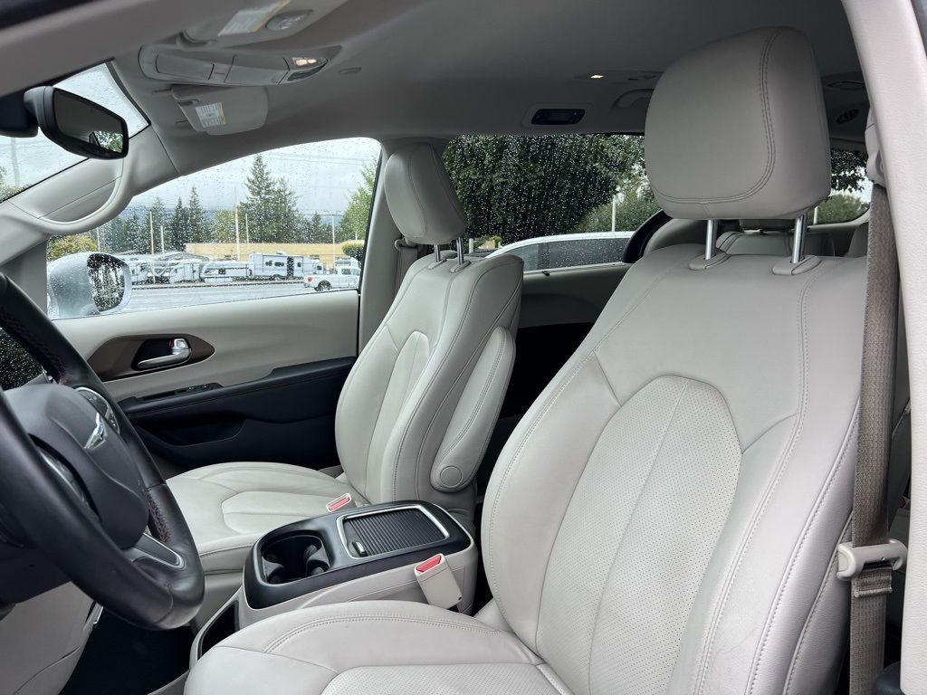2017 Chrysler Pacifica Touring Plus photo 13