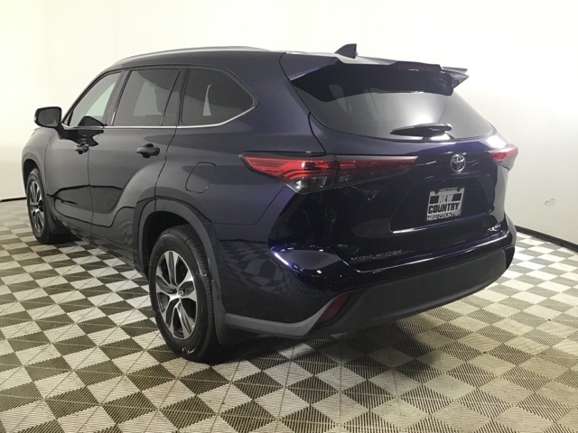 2021 Toyota Highlander XLE photo 5