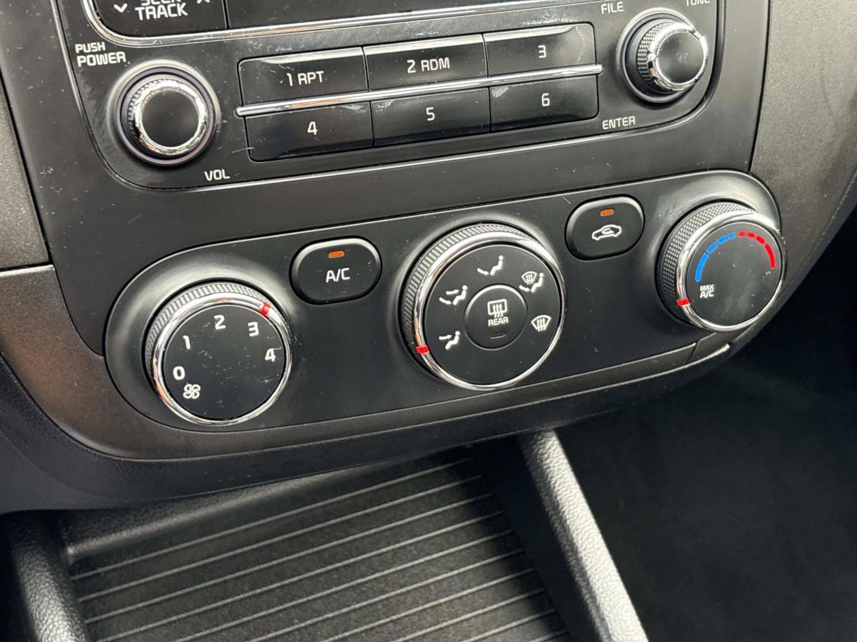 2016 Kia Forte LX photo 32