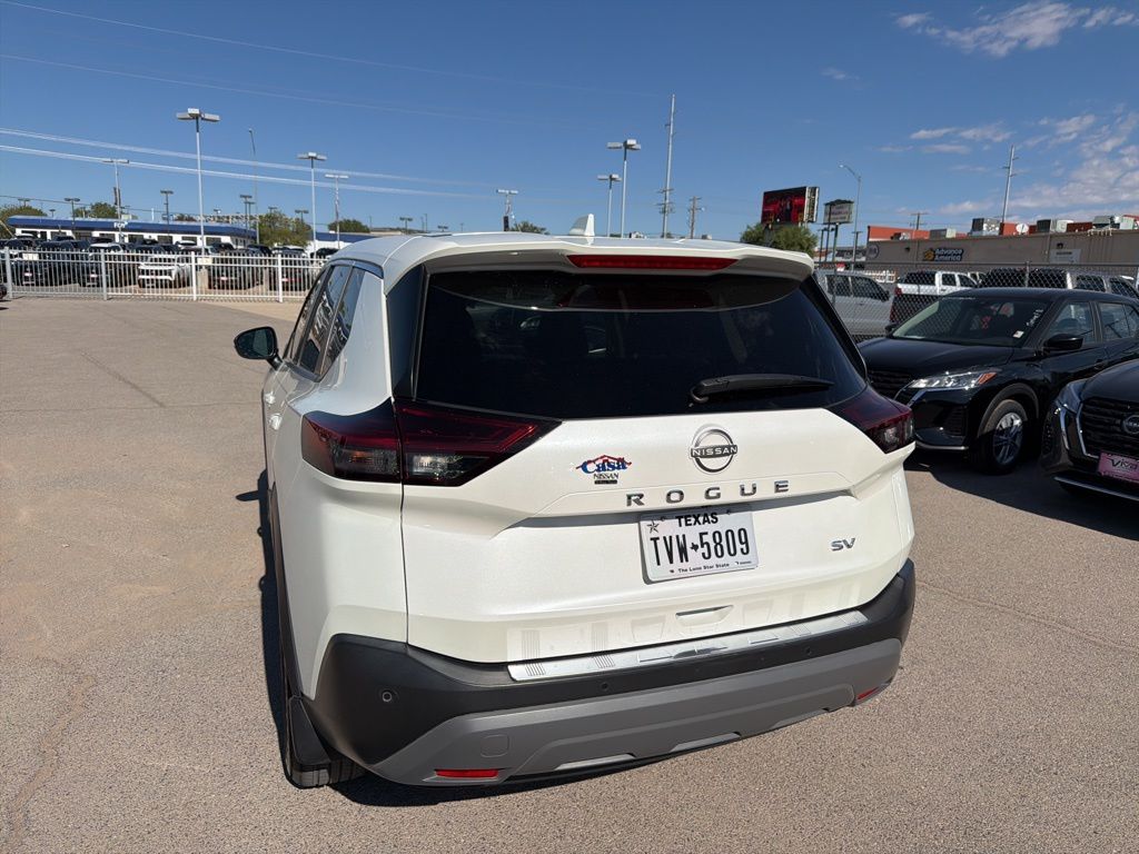 2022 Nissan Rogue SV photo 12