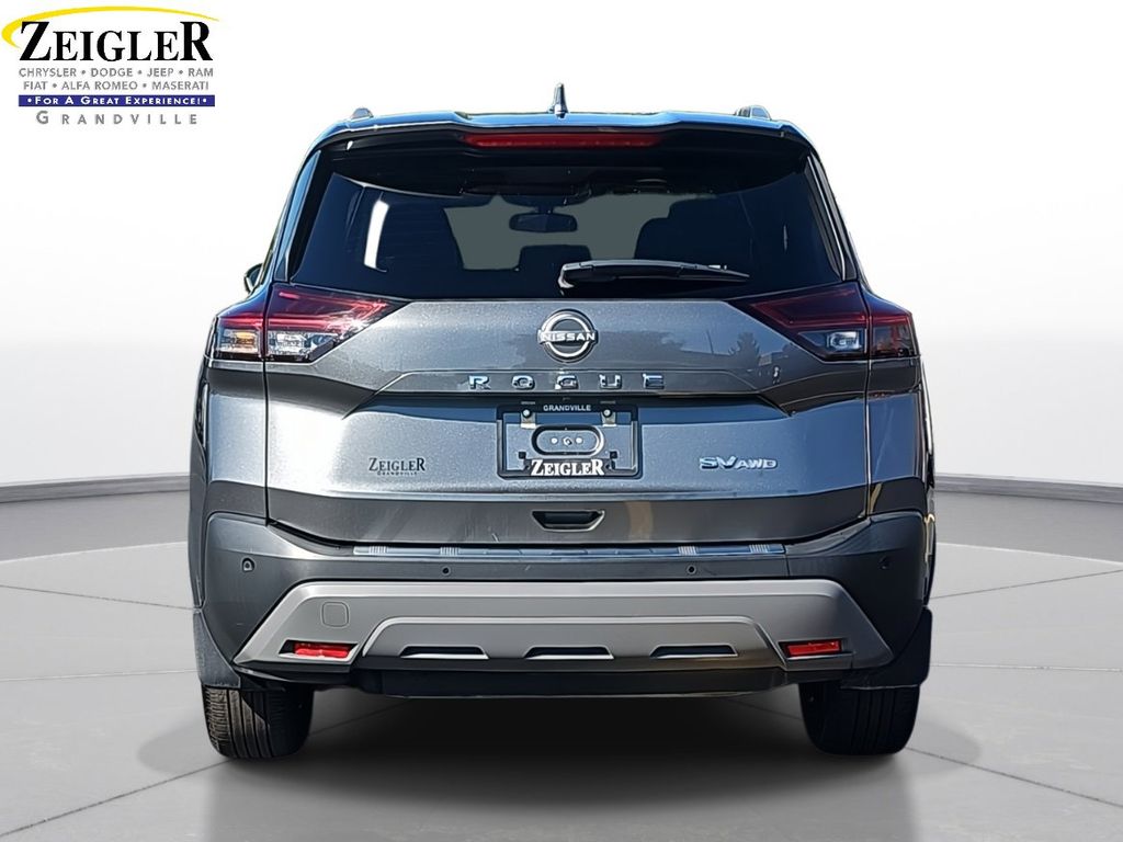 2022 Nissan Rogue SV photo 6