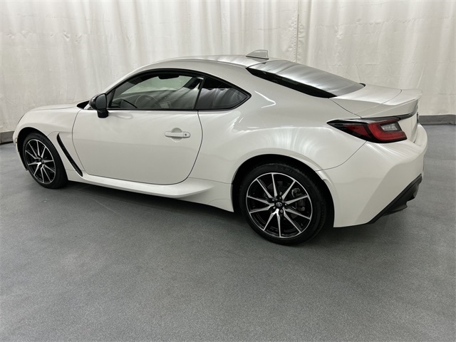 2024 Toyota GR86 Base photo 3