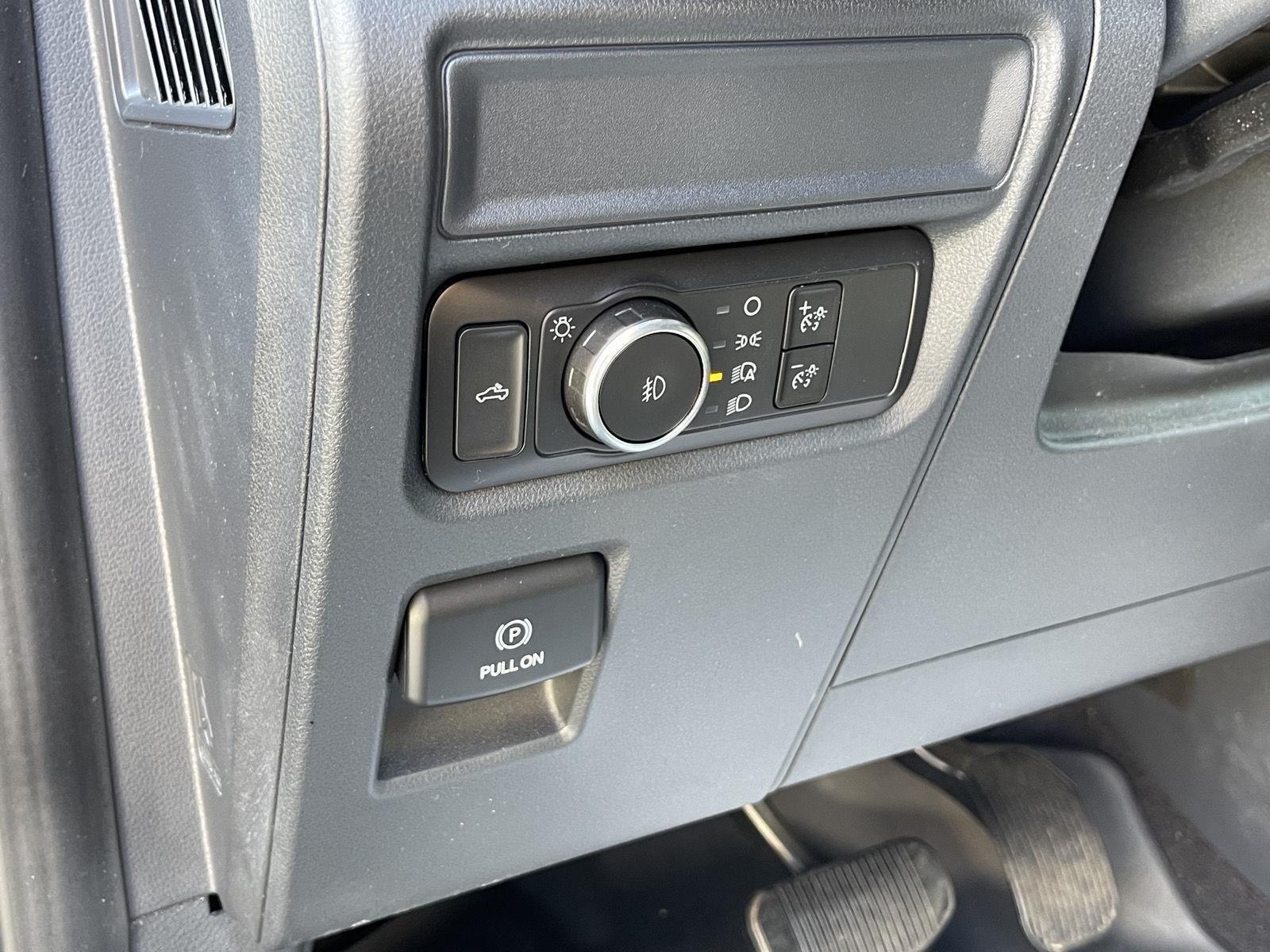 2022 Ford F-150 XL photo 22