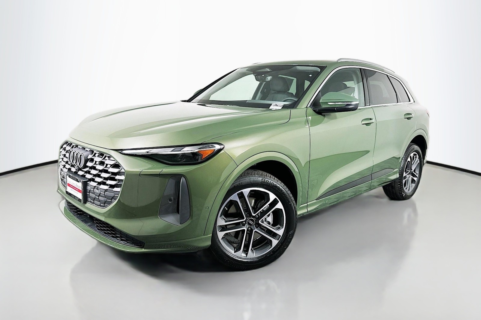 2025 Audi New Q5 Premium's photo