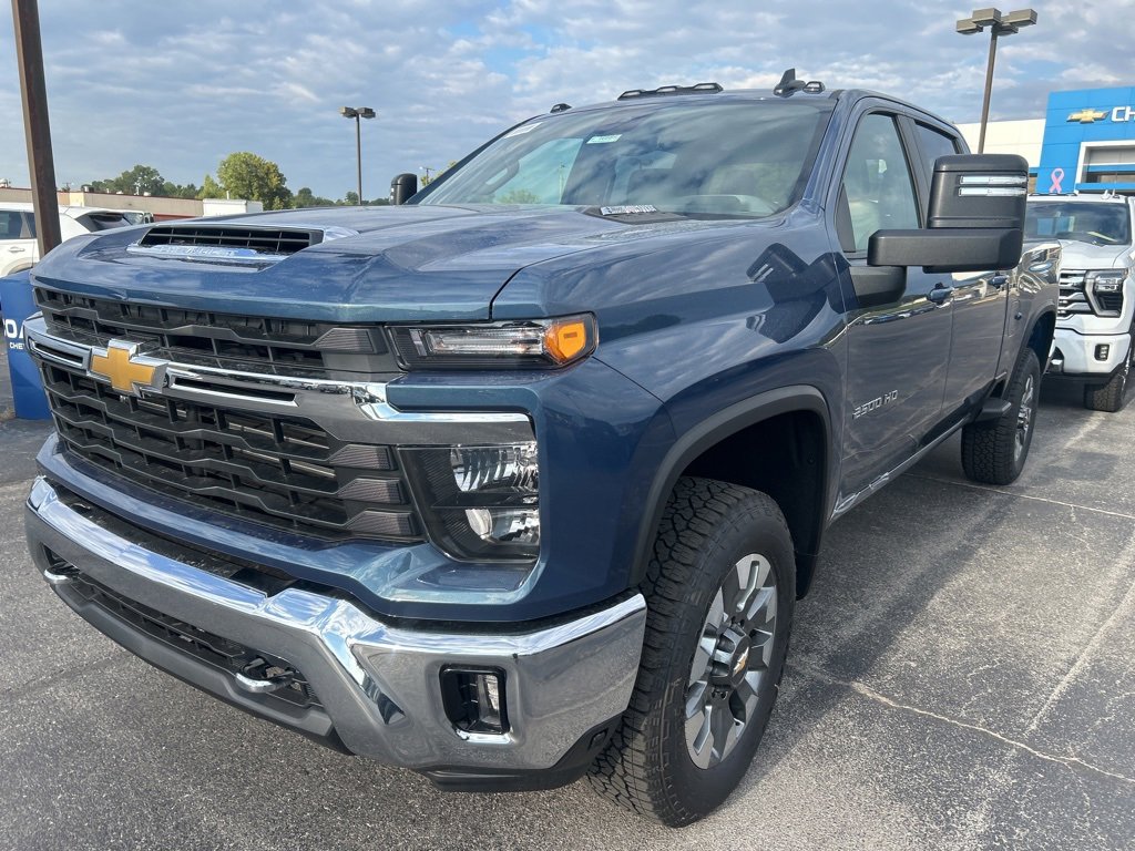 2025 Chevrolet Silverado 2500HD LT photo 5