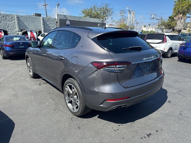 2022 Maserati Levante GT photo 2