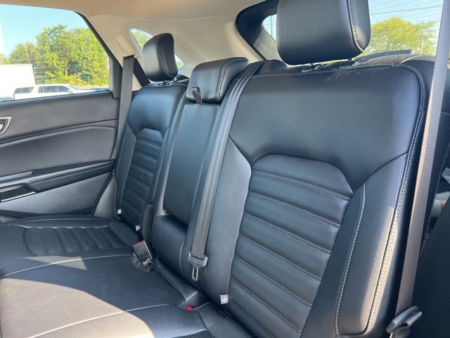 2022 Ford Edge SEL photo 20