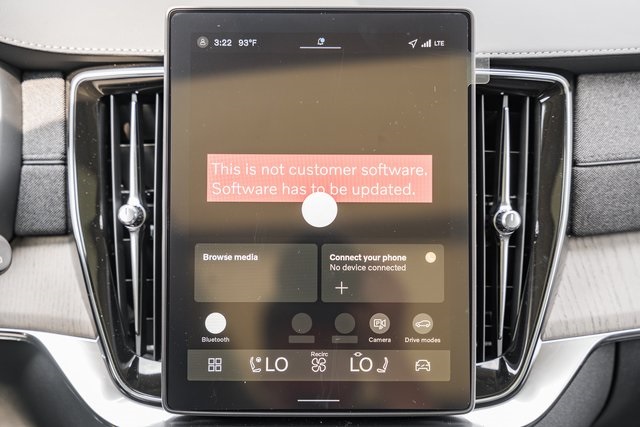 2026 Volvo XC90 photo 17