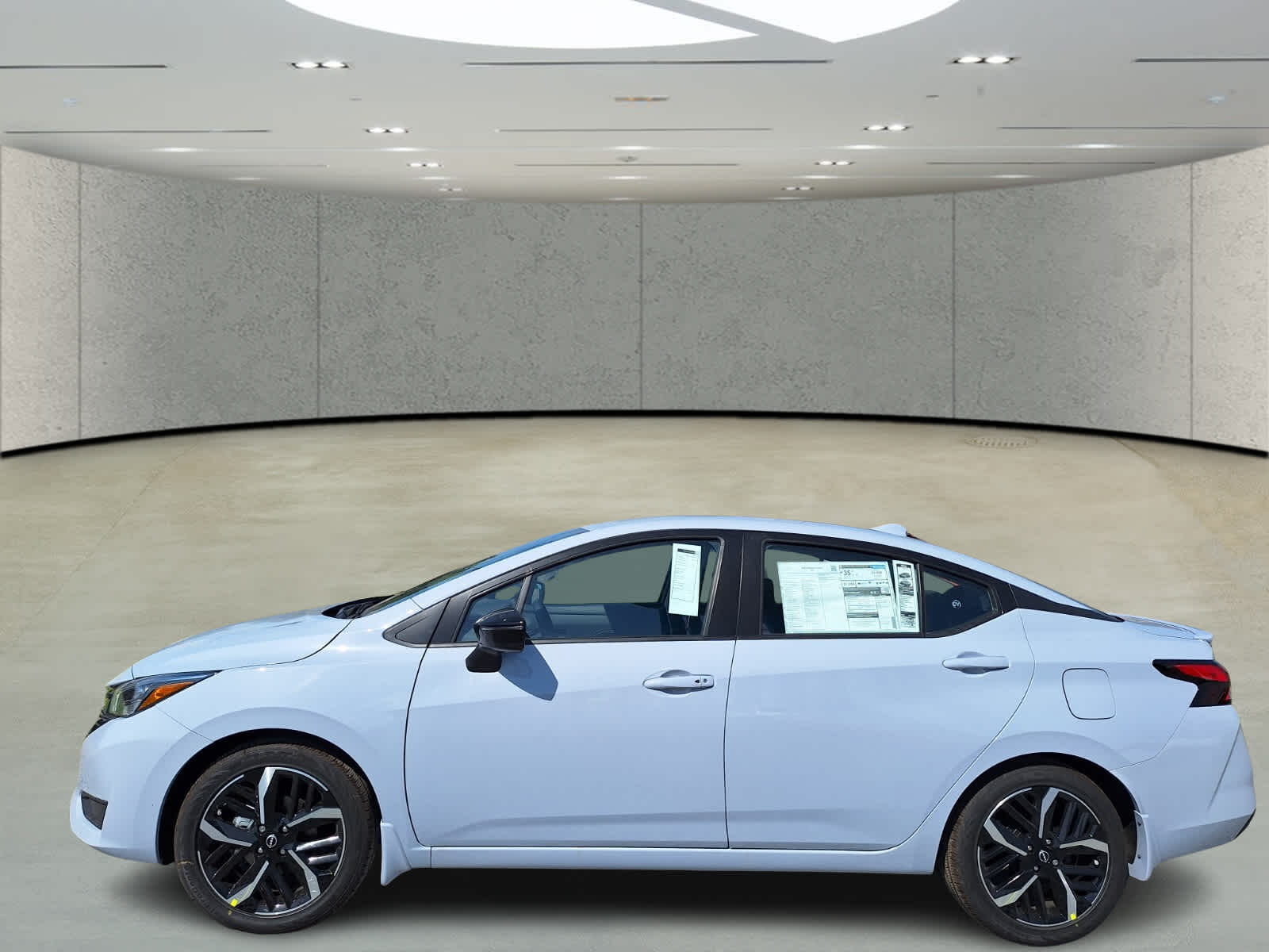 2025 Nissan Versa SR photo 2