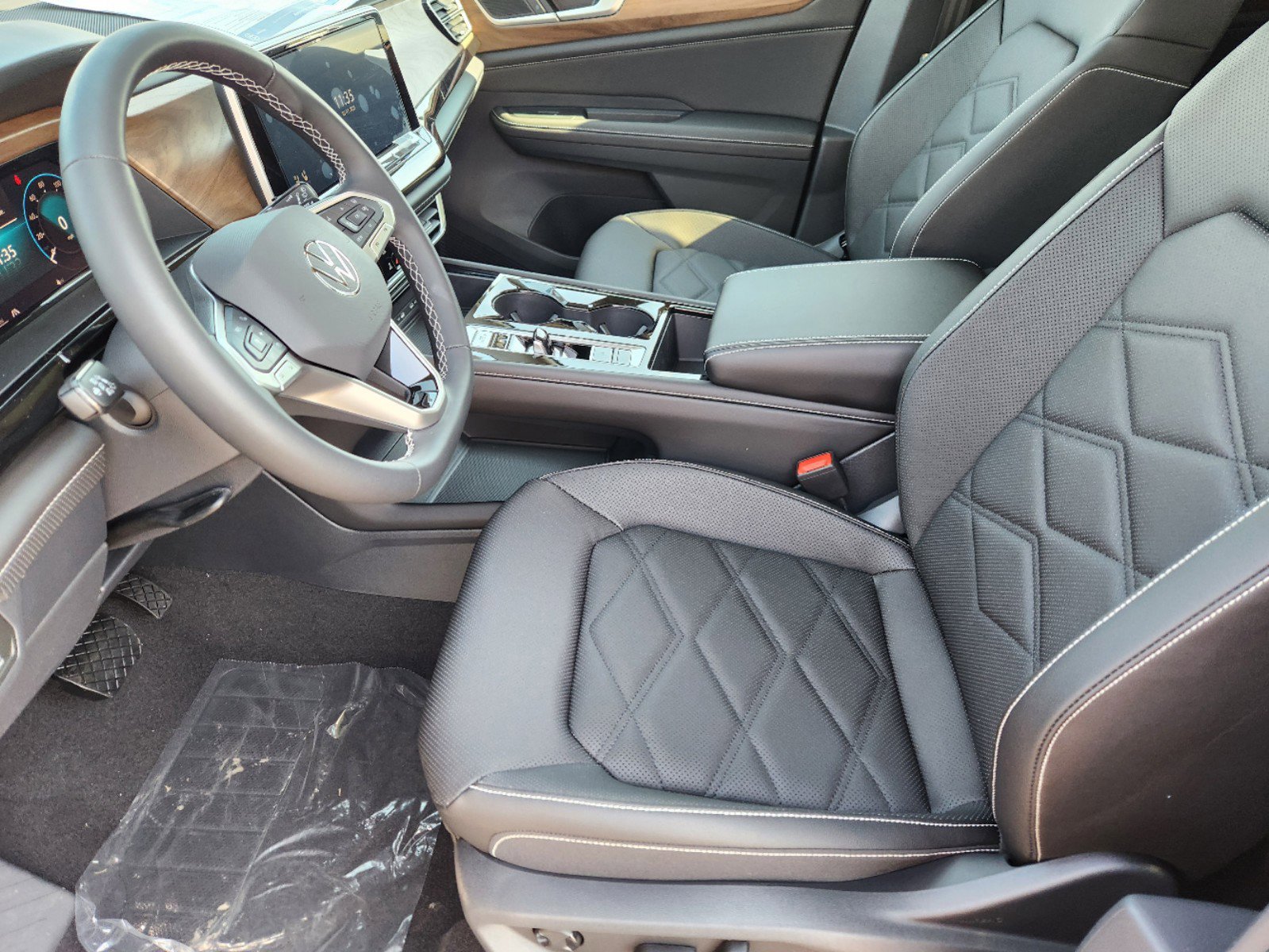 2025 Volkswagen Atlas SE Technology photo 7