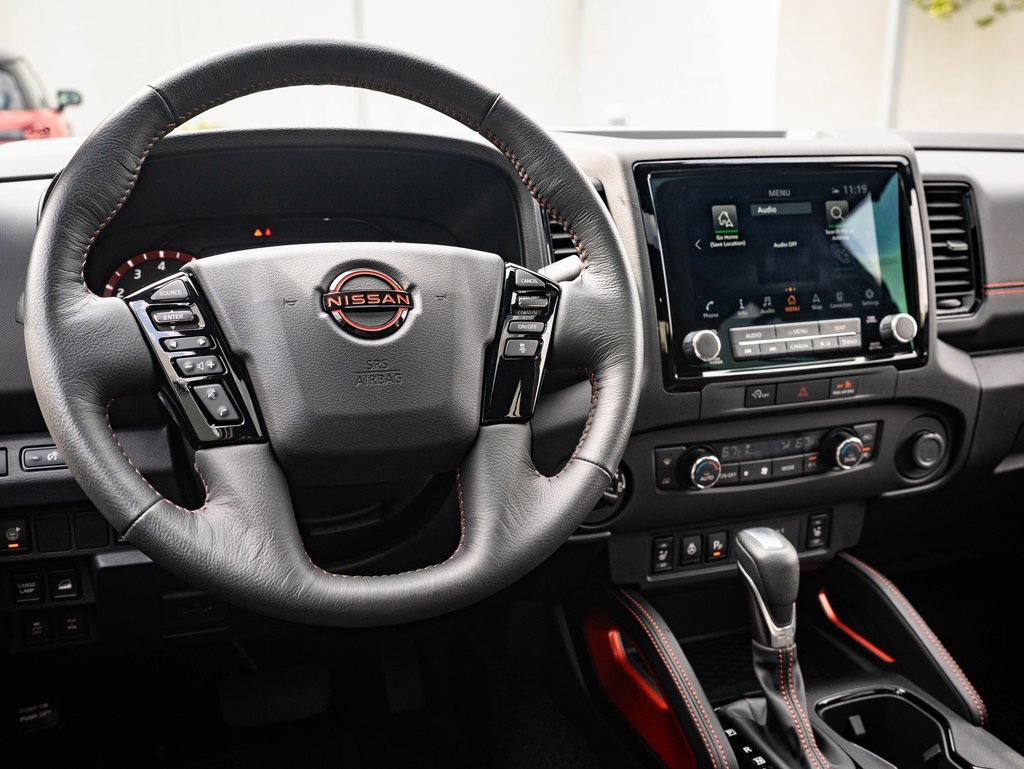 2023 Nissan Frontier PRO-4X photo 4