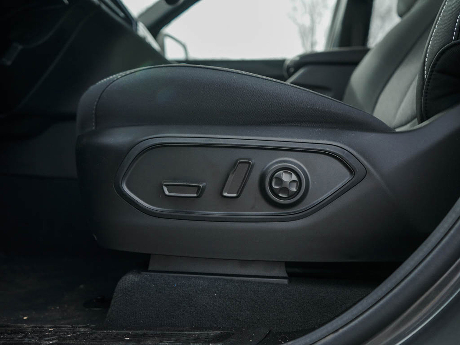 2025 Jeep Grand Cherokee Laredo photo 19