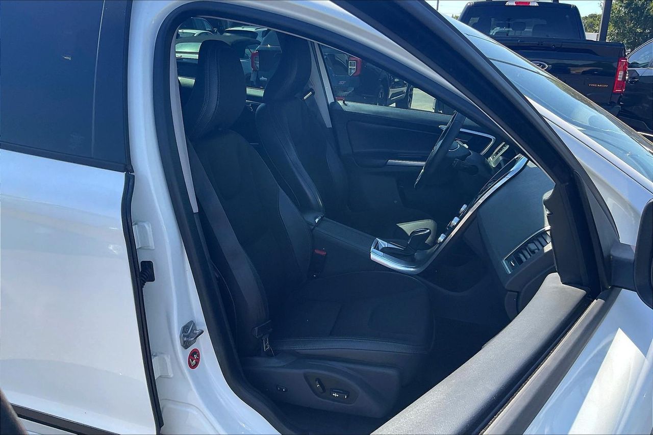 2017 Volvo XC60 T5 photo 20