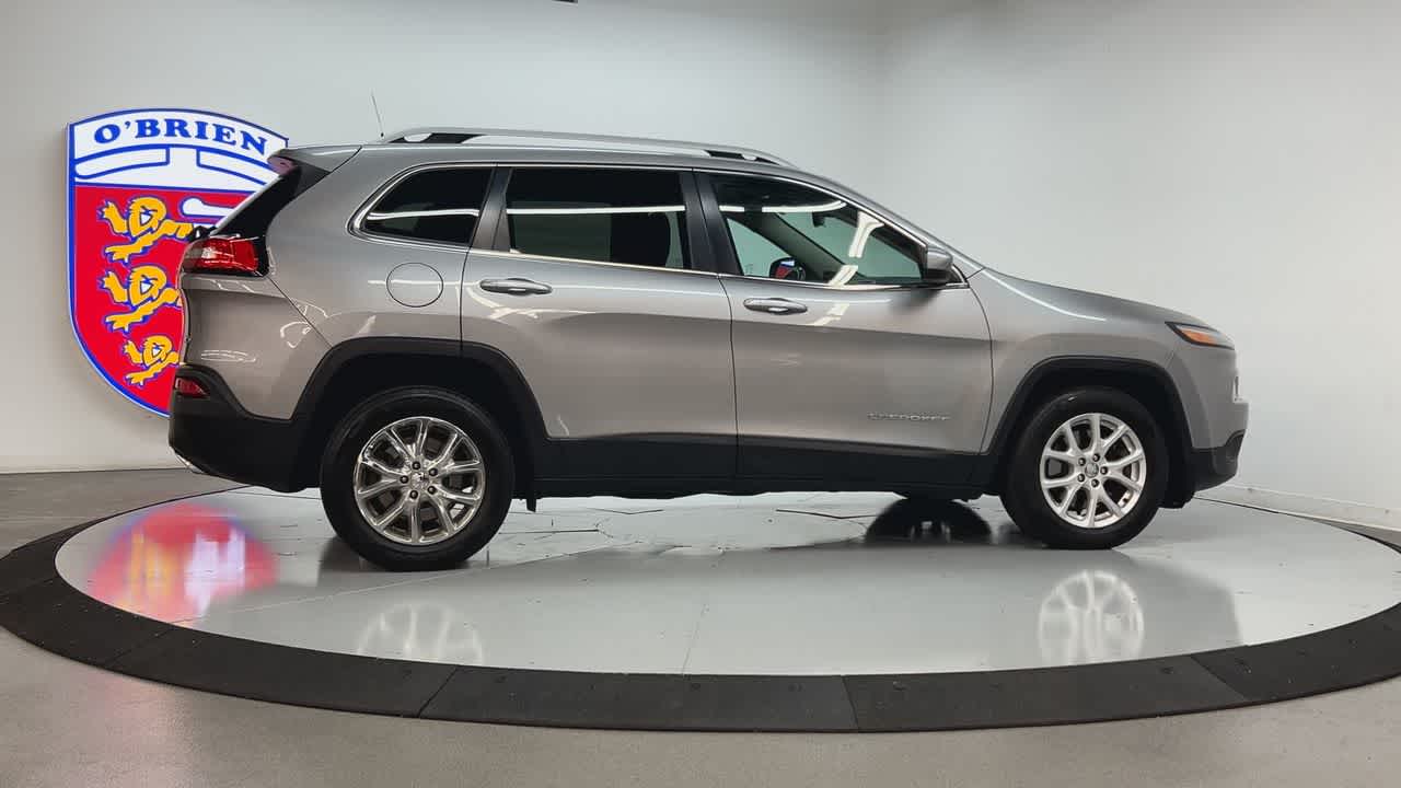 2016 Jeep Cherokee Latitude photo 4