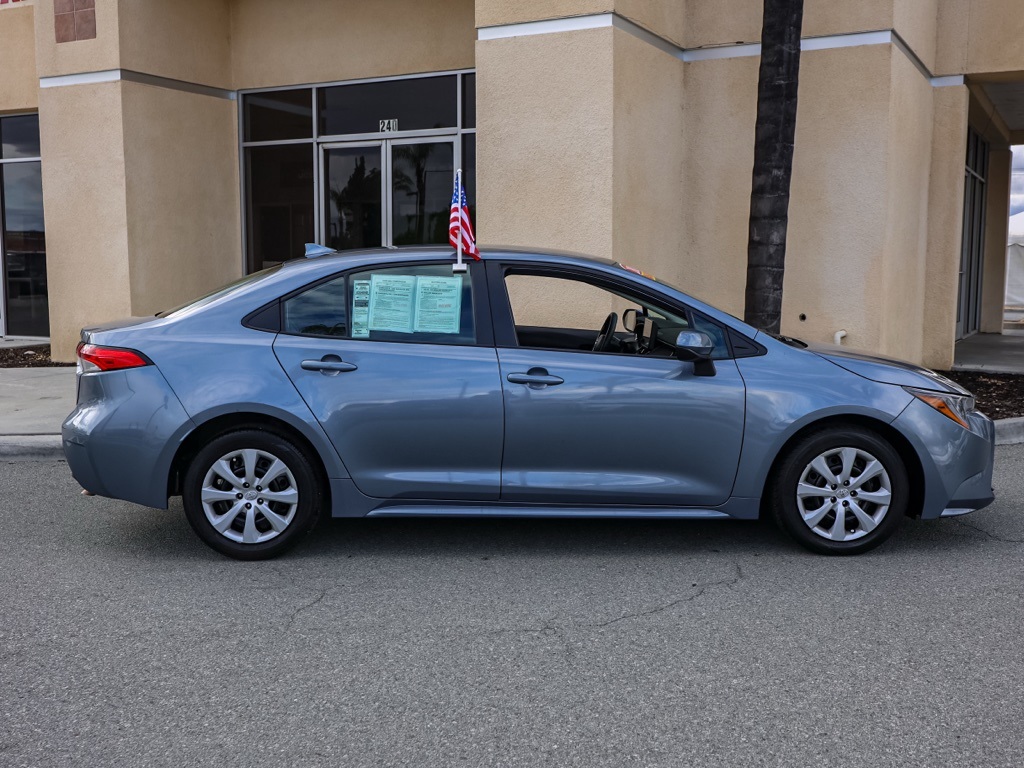 2024 Toyota Corolla LE photo 2