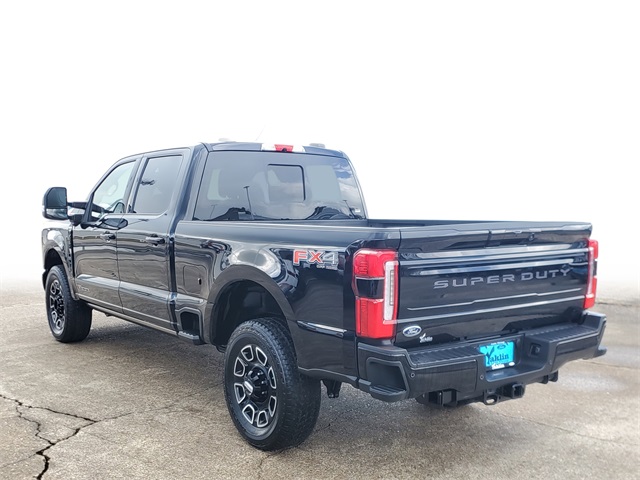 2025 Ford F-250 Platinum photo 2