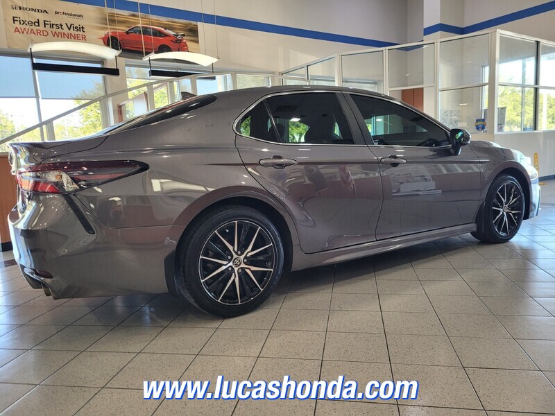 2024 Toyota Camry SE photo 4