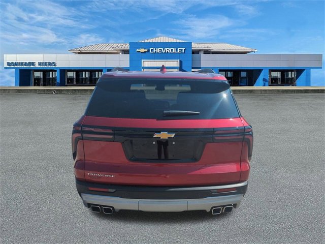 2025 Chevrolet Traverse photo 4