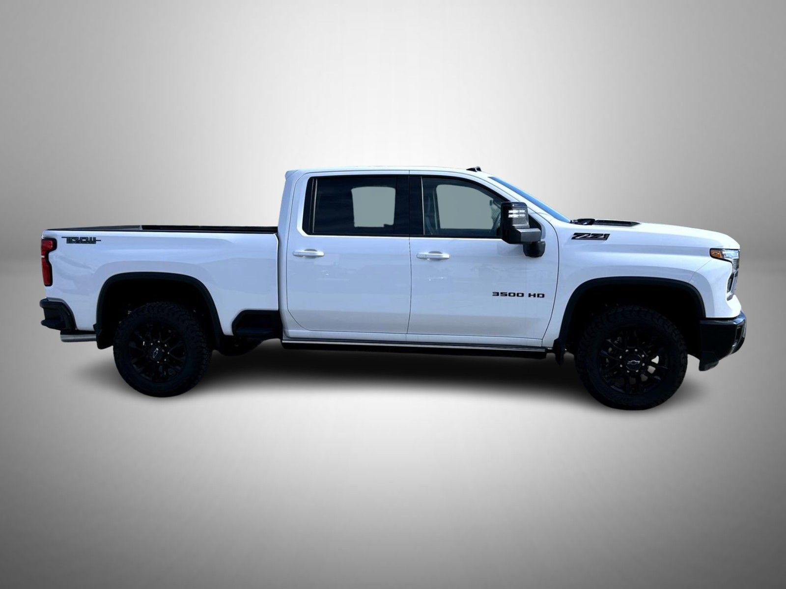 2025 Chevrolet Silverado 3500HD LTZ photo 4
