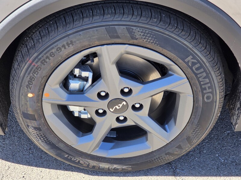 2025 Kia K4 LXS photo 5