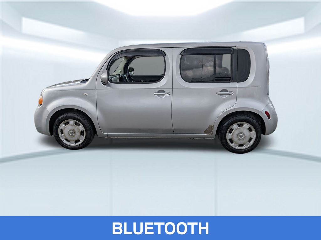2011 Nissan Cube S photo 2