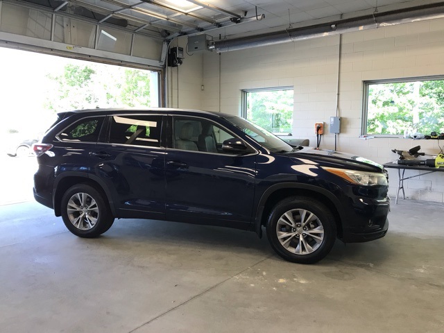 2015 Toyota Highlander XLE photo 2