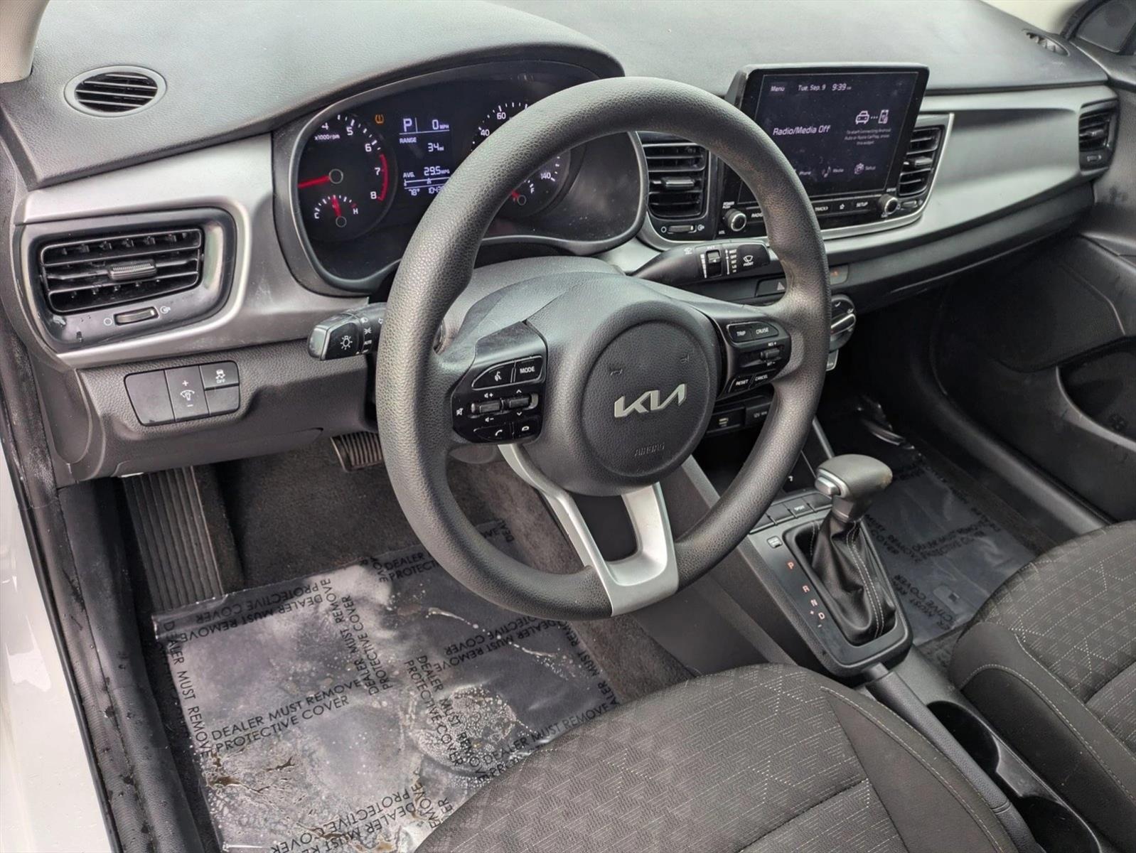 2022 Kia Rio S photo 9